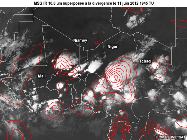 Image IR 10,8 microm�tres de MSG, superpos�e � la divergence, de 1645 � 1945 TU le 11 juin 2012, au-dessus d�une partie de l'Afrique