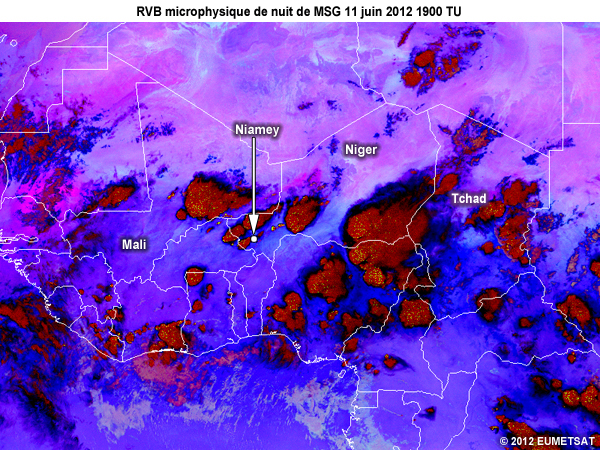 Animation des images de la RVB microphysique de nuit de MSG toutes les 15 minutes de 17 � 20 TU le 11 juin 2012 au-dessus d�une partie de l'Afrique