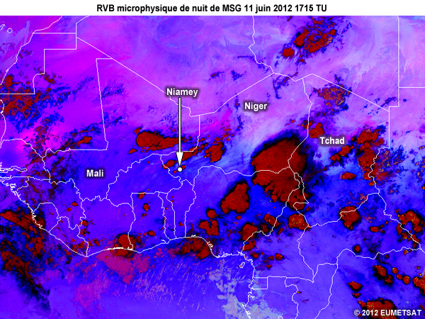 Animation des images de la RVB microphysique de nuit de MSG toutes les 15 minutes de 17 � 20 TU le 11 juin 2012 au-dessus d�une partie de l'Afrique