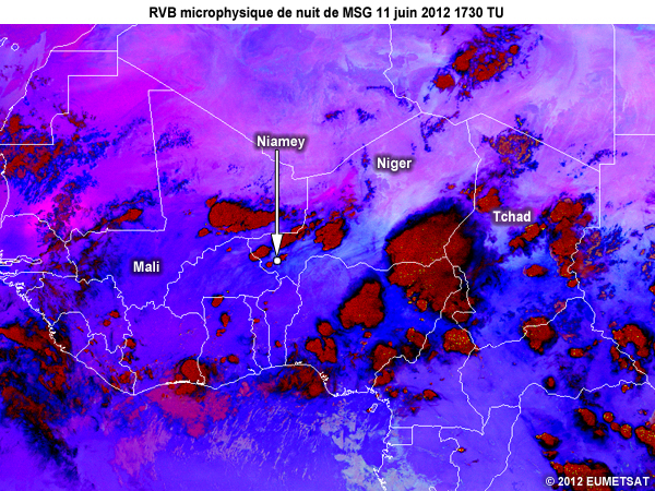 Animation des images de la RVB microphysique de nuit de MSG toutes les 15 minutes de 17 � 20 TU le 11 juin 2012 au-dessus d�une partie de l'Afrique
