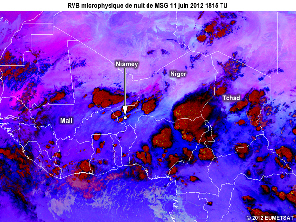 Animation des images de la RVB microphysique de nuit de MSG toutes les 15 minutes de 17 � 20 TU le 11 juin 2012 au-dessus d�une partie de l'Afrique